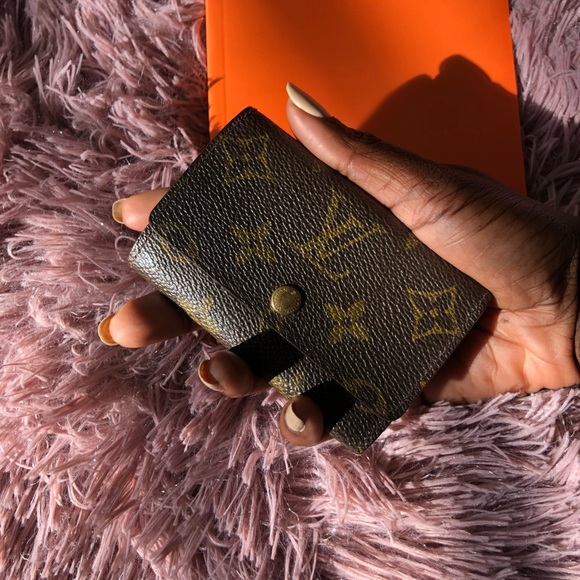 Louis Vuitton Monogram 6 Key Holder - Picture 3 of 12